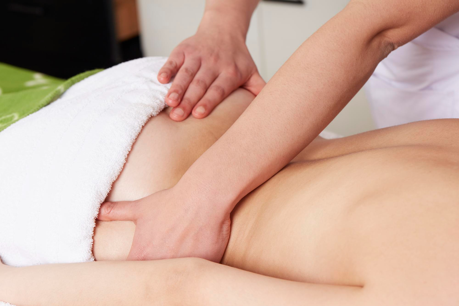 Manual Lymphatic Drainage Explained at Vitruvian Italian Physiotherapy Center in Dubai